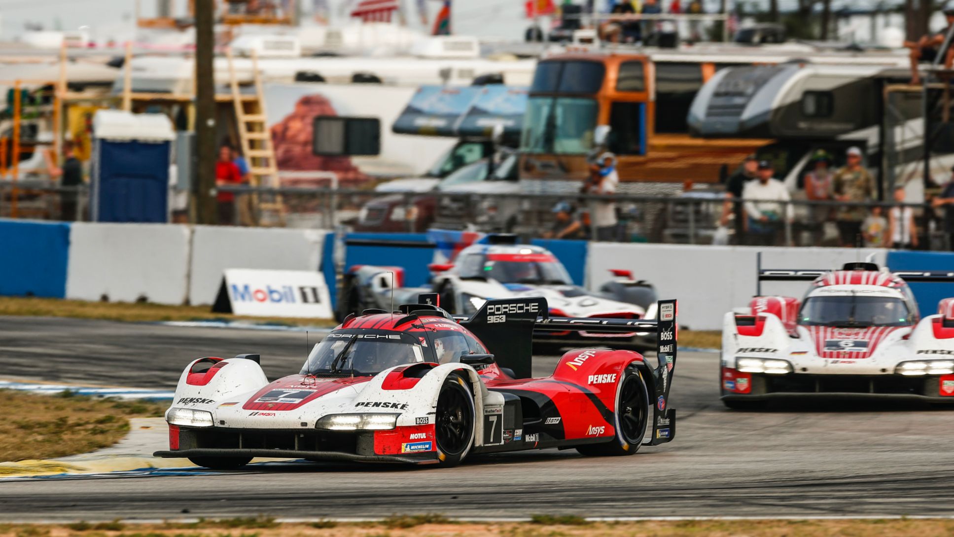 Porsche gewinnt die GTTopklasse in Sebring, Drama für die LMDhPorsche