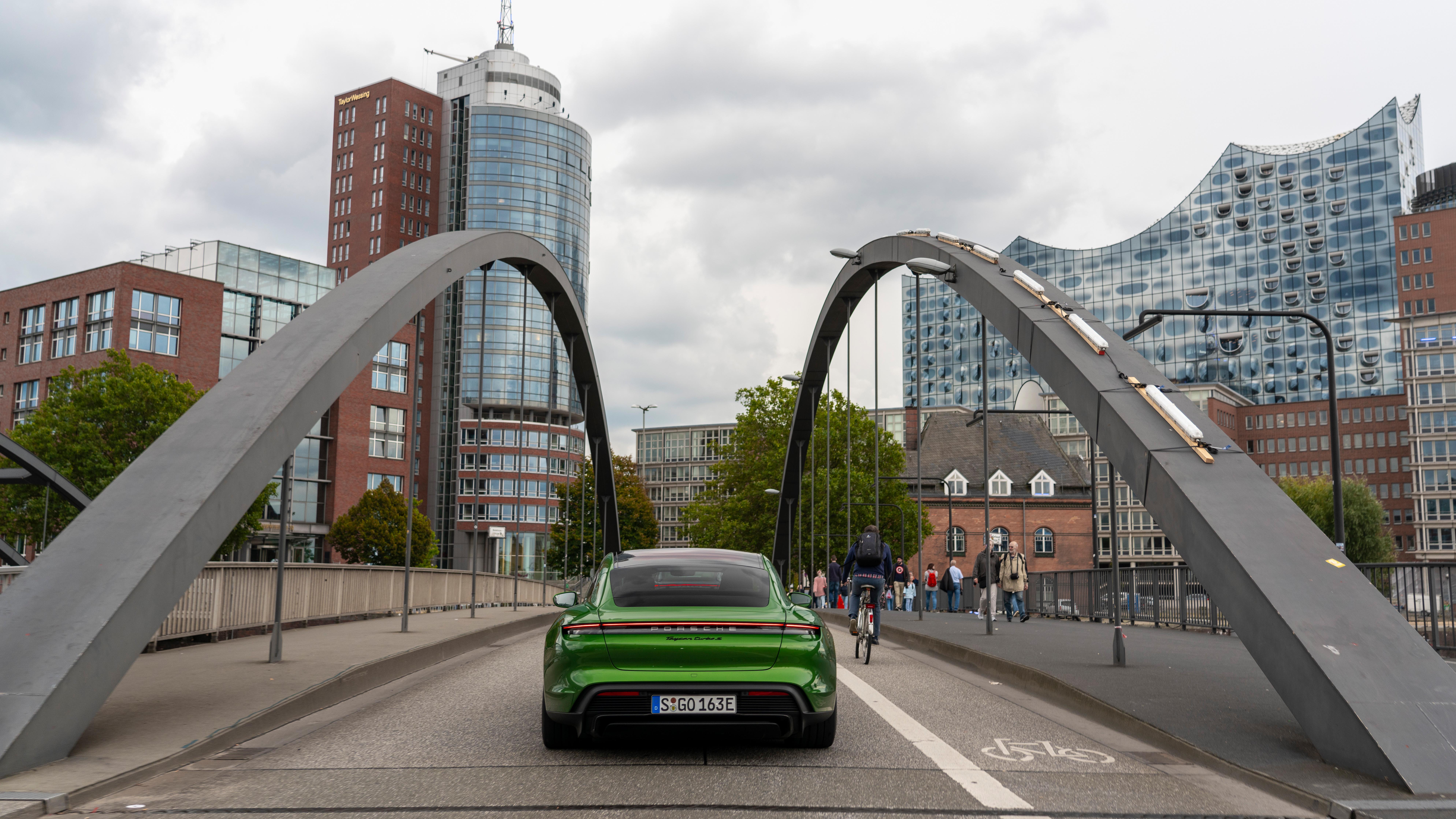 Taycan Turbo S, mamba green metallic, Taycan Media Drive, Europe, 2019, Porsche AG