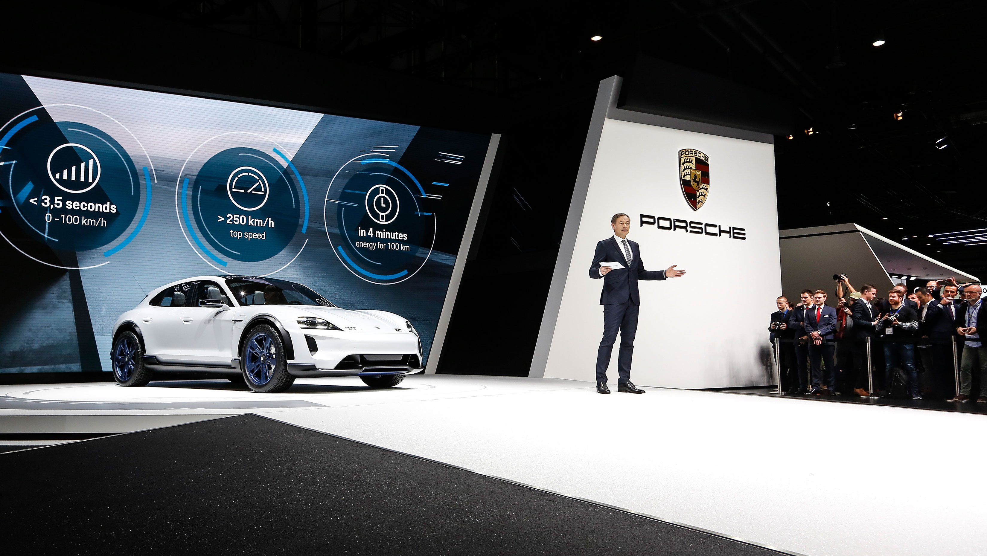 Oliver Blume, Vorstandsvorsitzender der Porsche AG, Mission E Cross Turismo, Genfer Automobil Salon, 2018, Porsche AG